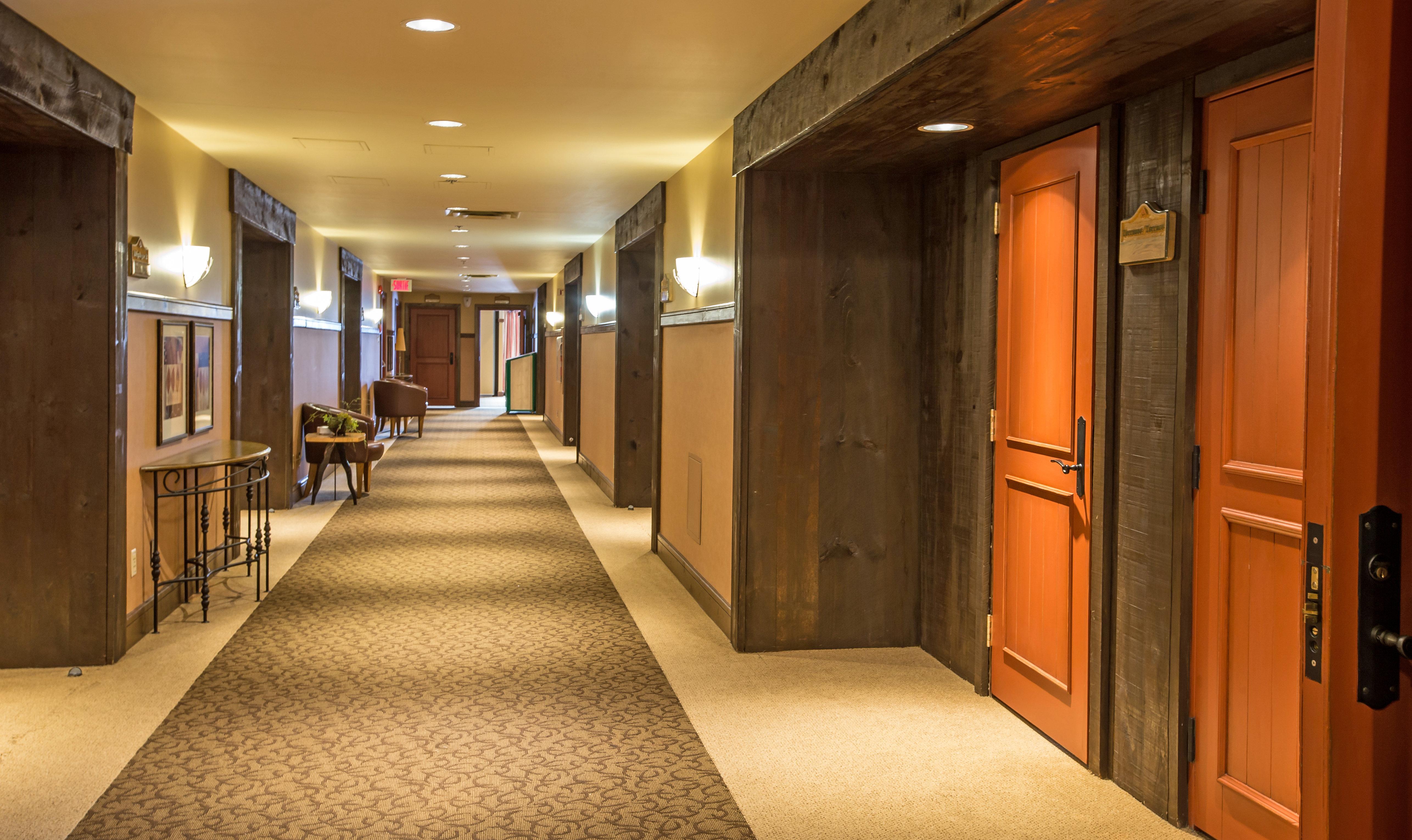Holiday Inn Express & Suites Tremblant By Ihg Mont-Tremblant Exterior photo