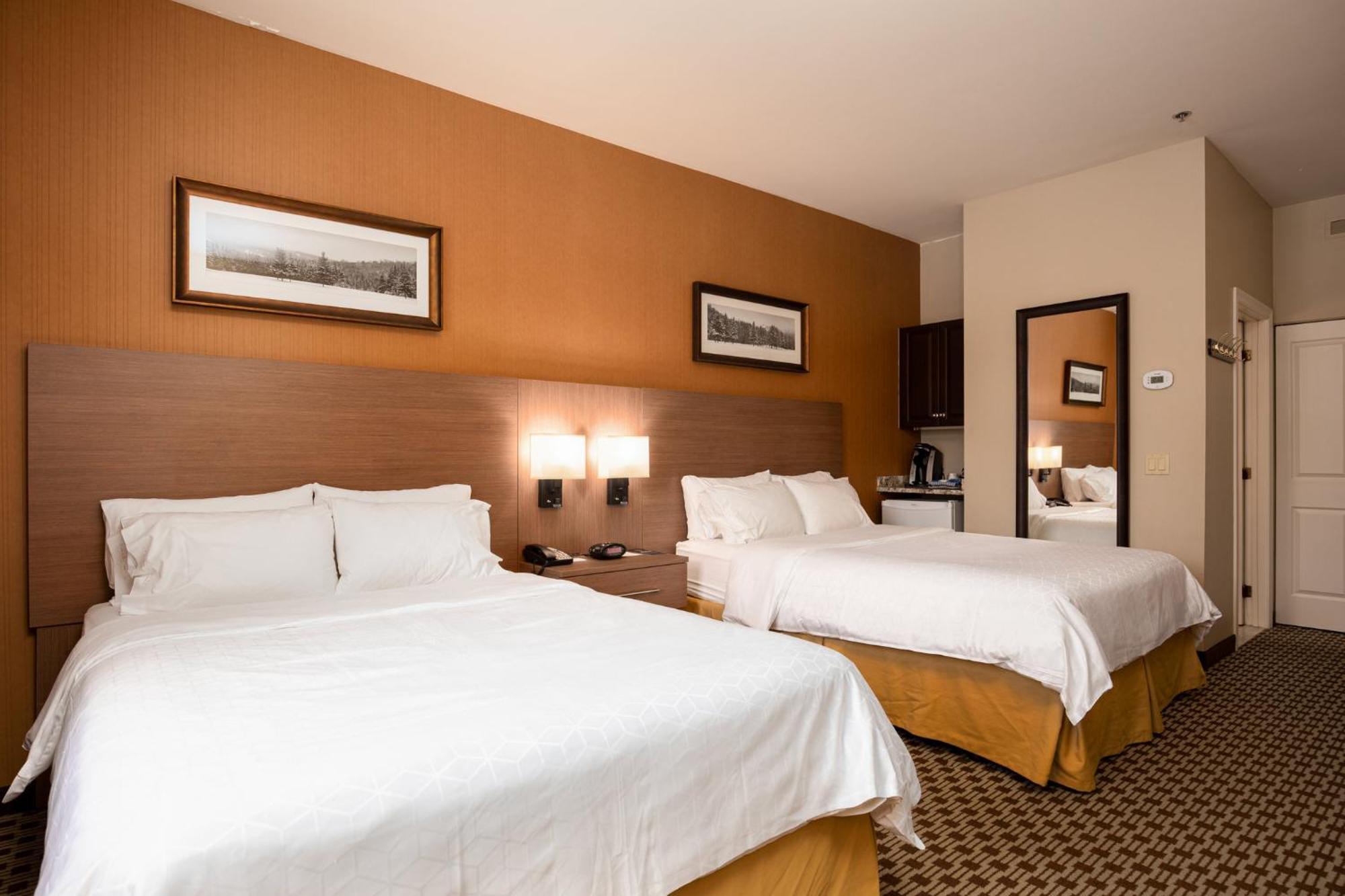 Holiday Inn Express & Suites Tremblant By Ihg Mont-Tremblant Exterior photo