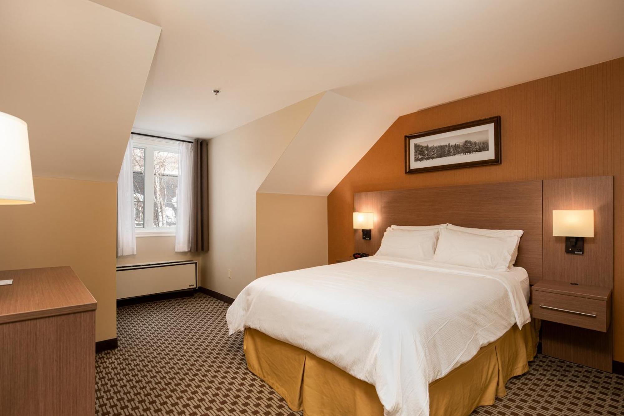 Holiday Inn Express & Suites Tremblant By Ihg Mont-Tremblant Exterior photo