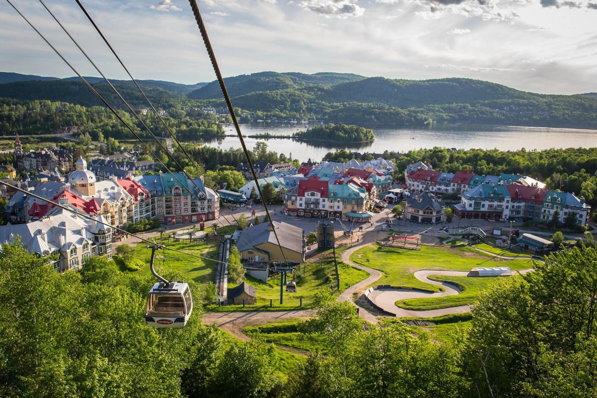 Holiday Inn Express & Suites Tremblant By Ihg Mont-Tremblant Exterior photo