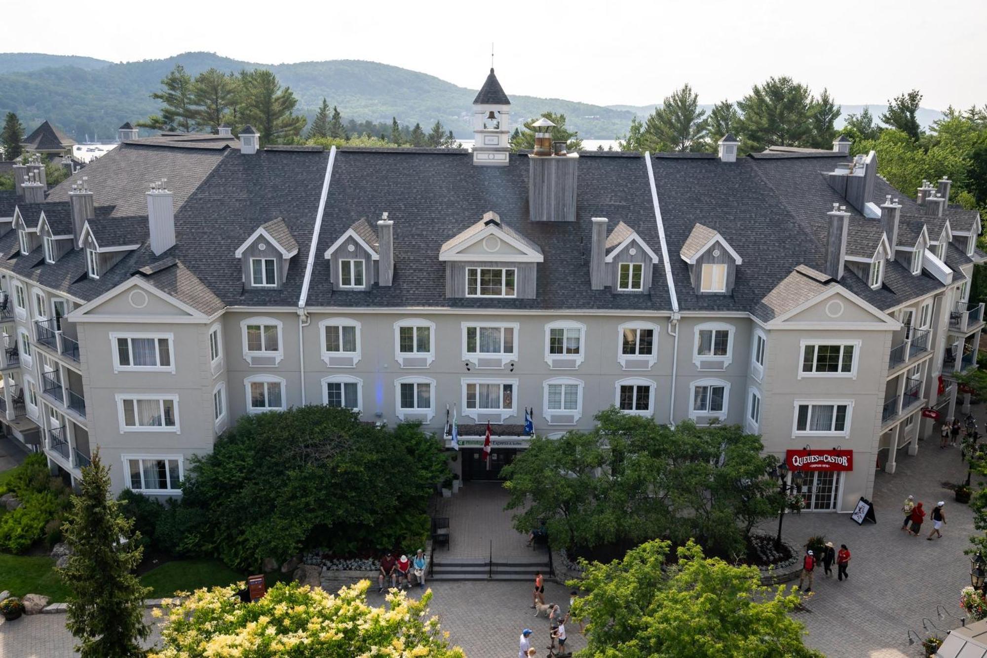 Holiday Inn Express & Suites Tremblant By Ihg Mont-Tremblant Exterior photo