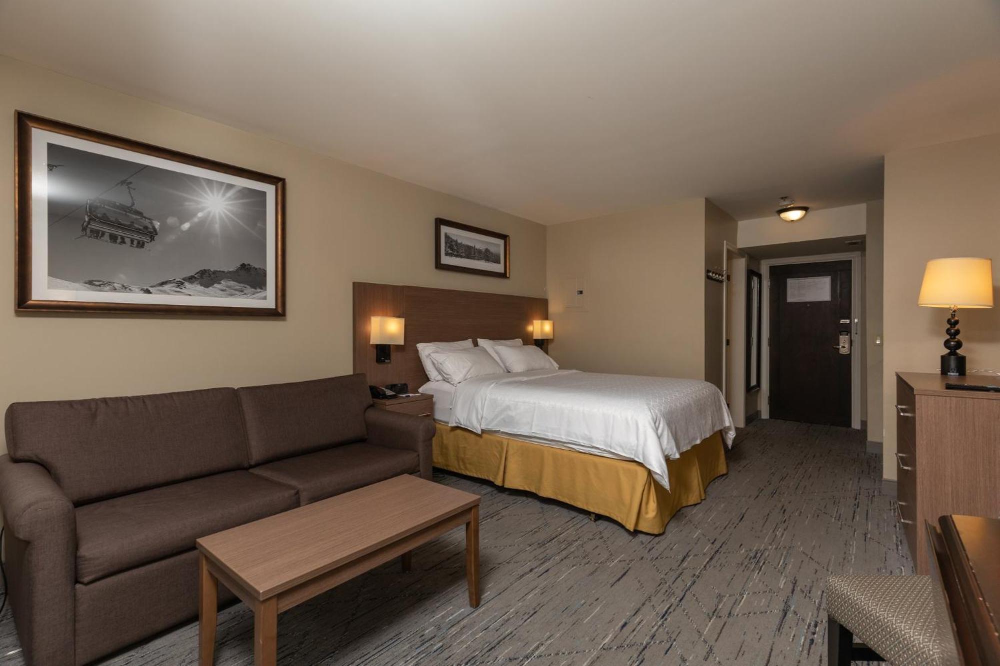 Holiday Inn Express & Suites Tremblant By Ihg Mont-Tremblant Exterior photo